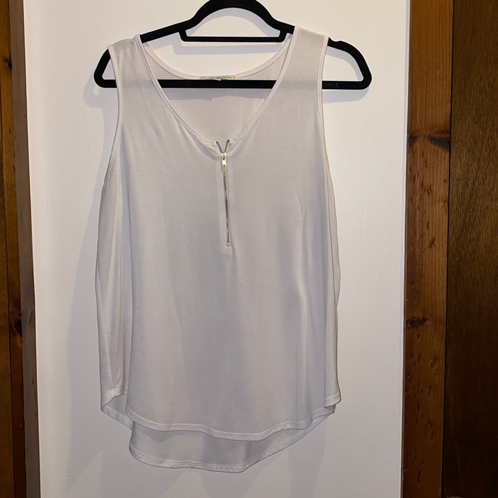 Green Envelope, white tank top! Size medium, worn once!